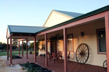 Enderslie House Bed & Breakfast Muchea Экстерьер фото